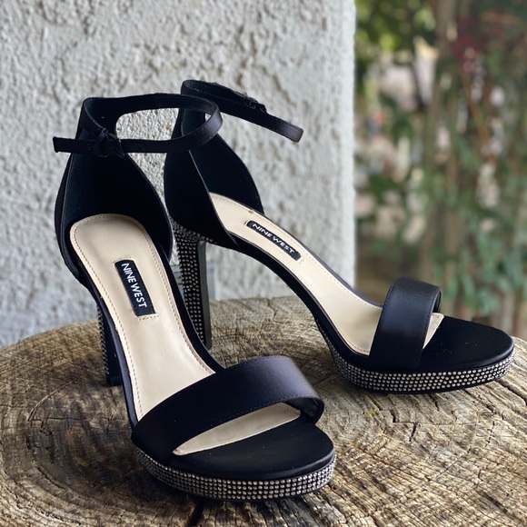 Nine West Edyn Ankle Strap Sandals - Picture 2 of 13